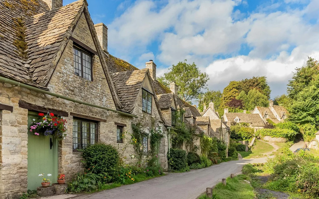 From London: Cotswolds Guided Day Tour Image 4