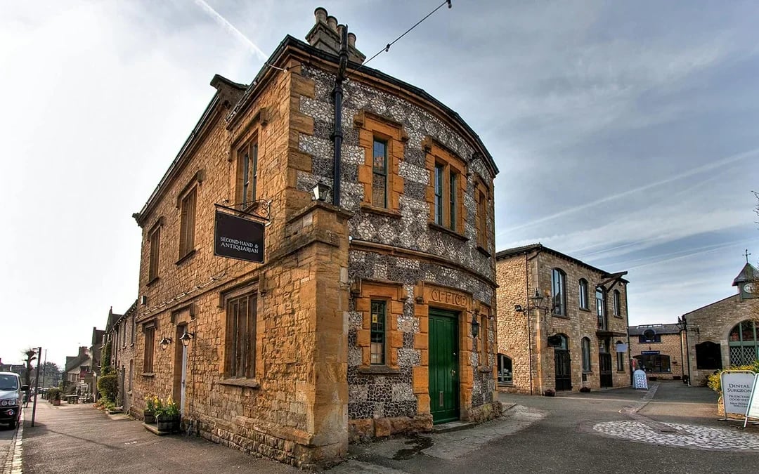 From London: Cotswolds Guided Day Tour Image 8