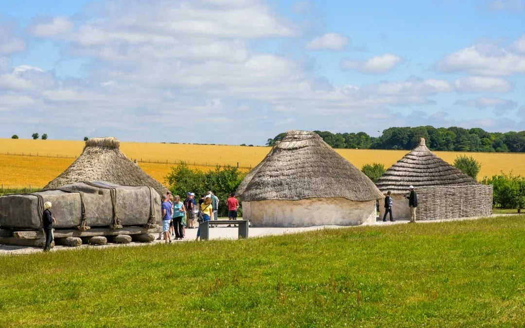 From London: Full-Day Guided Small-Group Tour of Stonehenge & Avebury Image 7