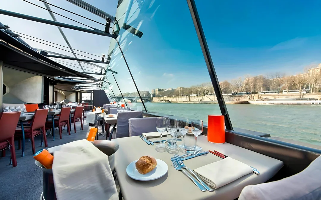 From London: Luxury Escorted Paris Day Trip with Bateaux Parisiens Lunch Cruise Image 4