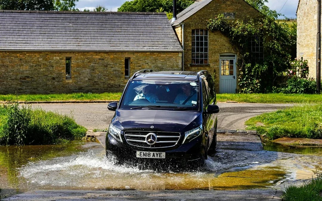 From London: Oxford and Cotswolds Small-Group Day Trip with Country Pub Lunch Image 5