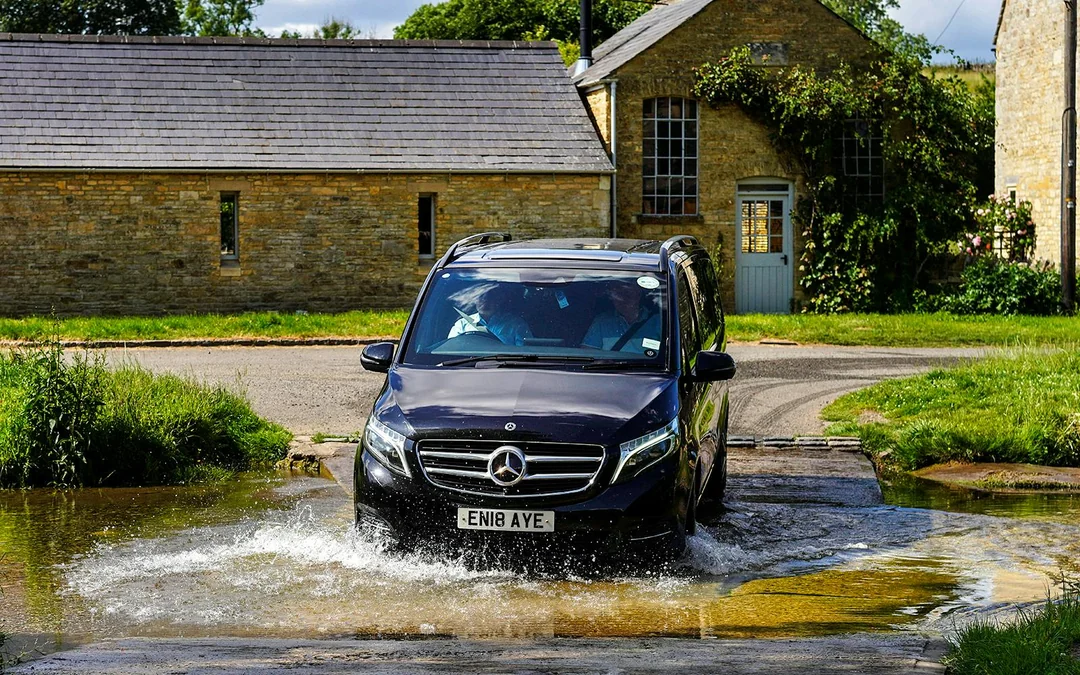 From London: Oxford and Cotswolds Small-Group Day Trip with Country Pub Lunch Image 5