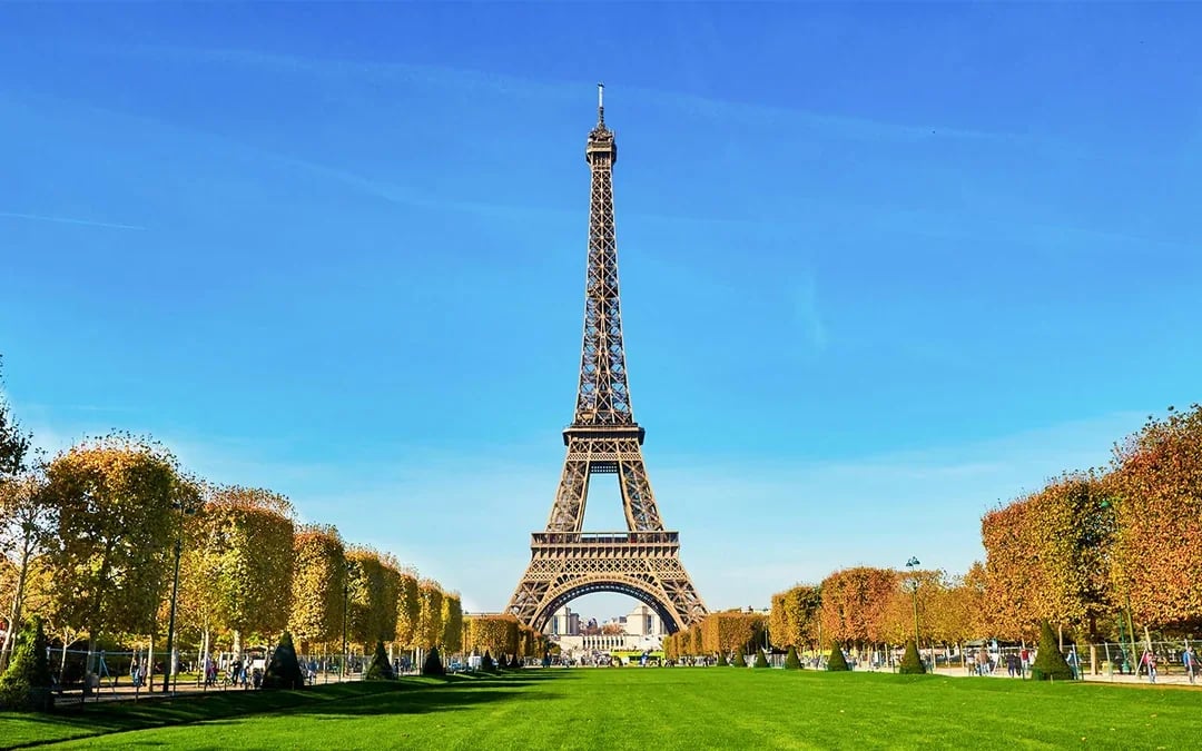 From London: Paris Explorer Day Trip by Rail with Sightseeing Bus Image 8