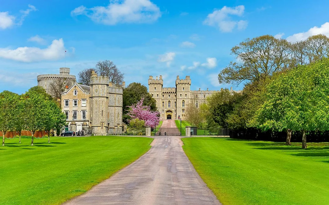 From London: Stonehenge and Windsor Day Trip Image 3