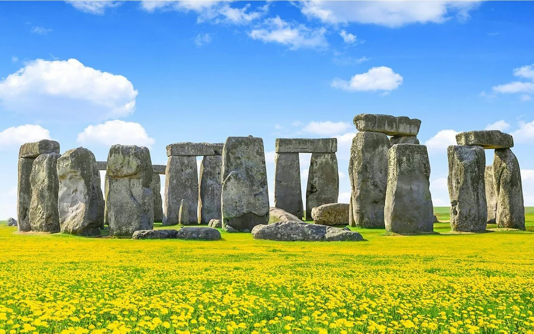 From London: Stonehenge, Windsor & Oxford Full-Day Trip Image 12