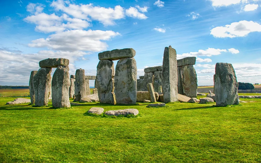 From London: Stonehenge, Windsor Castle & Bath Full-Day Trip Image 9