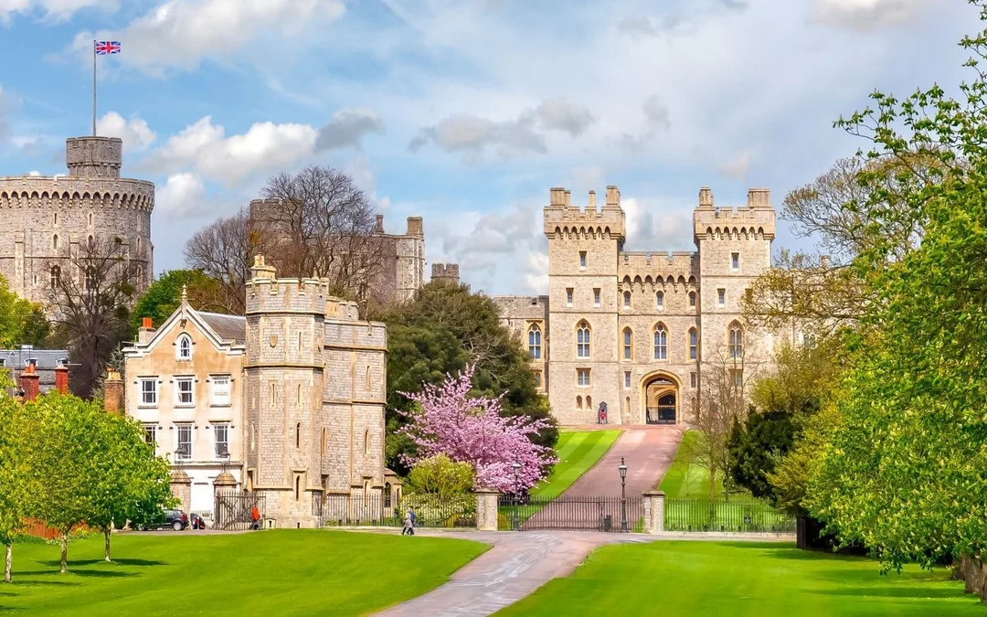 From London: Windsor Castle & Oxford Small-Group Tour Image 1