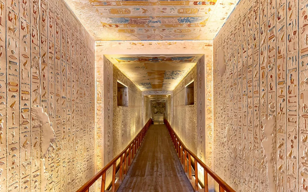 From Luxor: Half-Day West Bank Guided Tour including Valley of the Kings and Hatshepsut Temple with Lunch Image 4