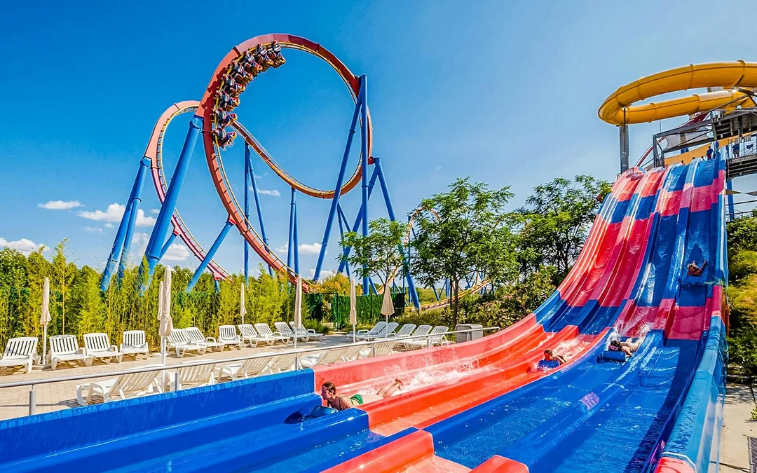 From Madrid: Full-Day Trip to Parque Warner Beach with Round-Trip Transfers Image 2