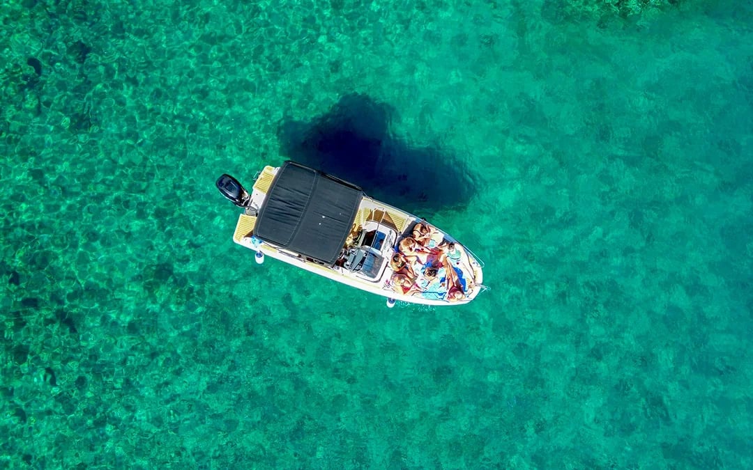 From Makarska: Speedboat Tour of Brac Island with Snorkeling Image 2