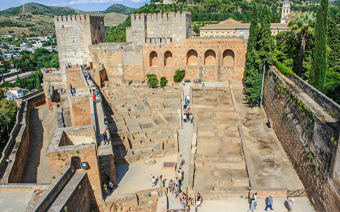 From Málaga: Alhambra Guided Tour with Entry Tickets Image 2