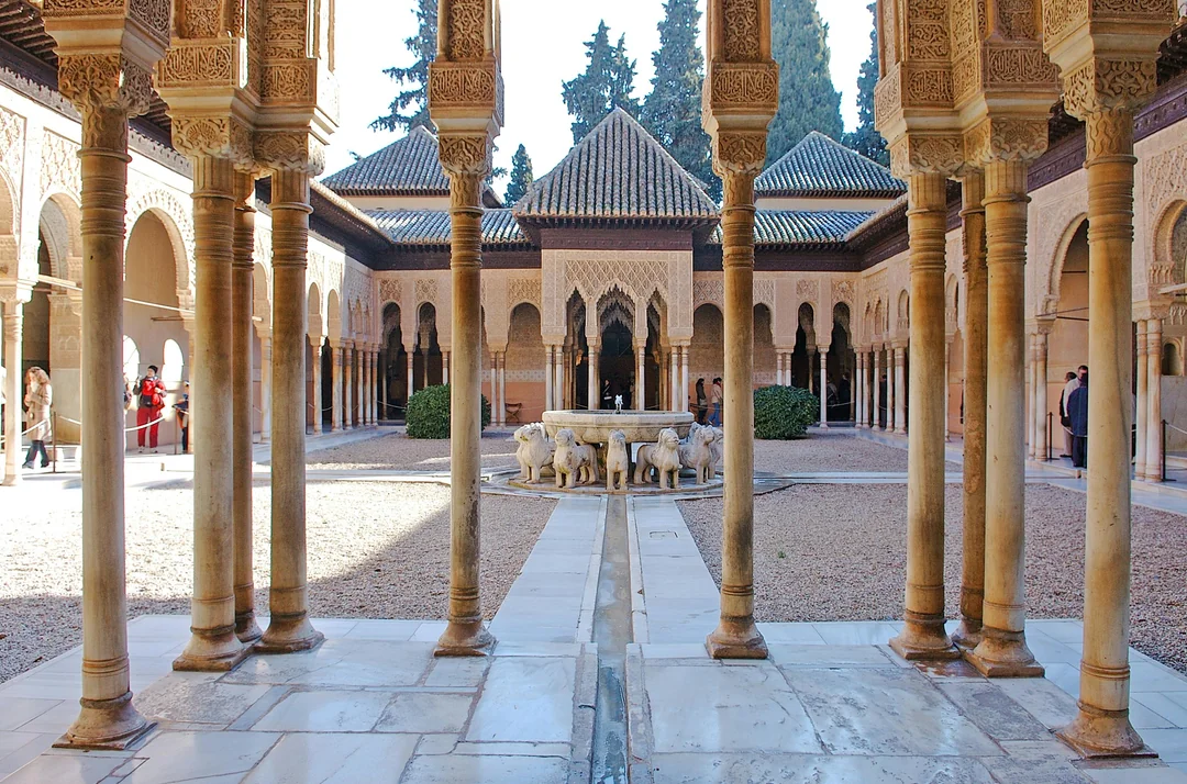 From Málaga: Alhambra Guided Tour with Entry Tickets Image 3