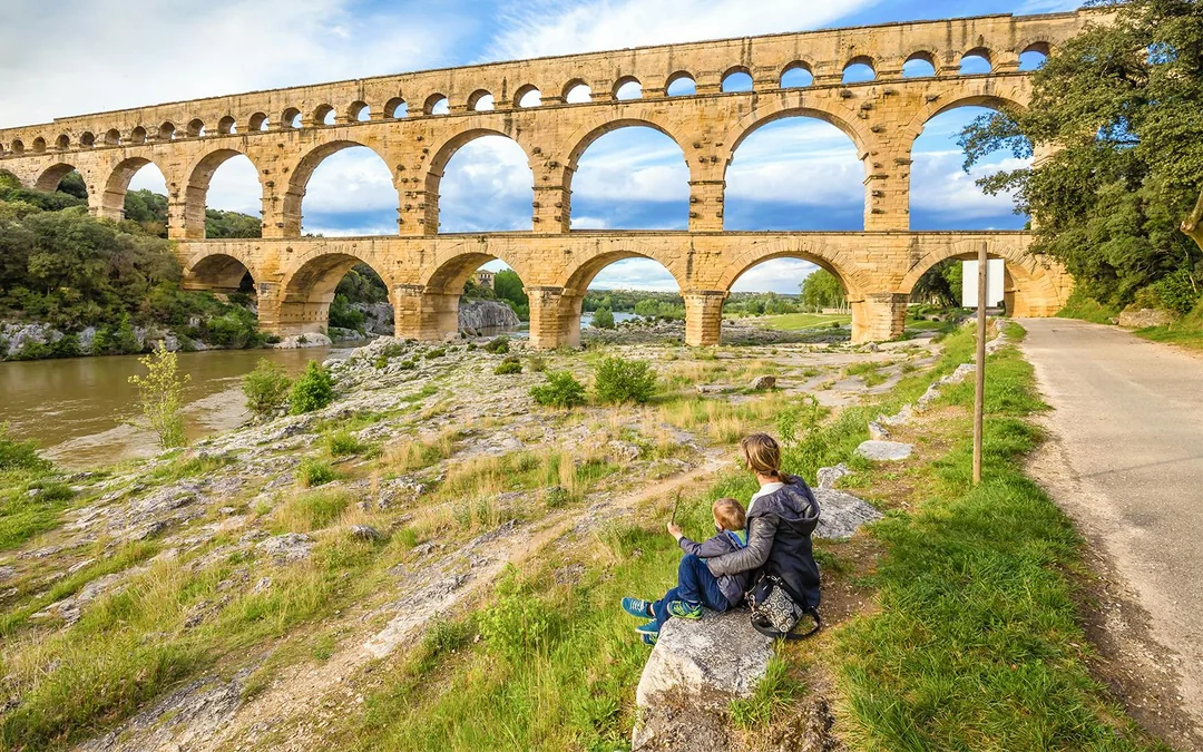From Marseille: Pont du Gard, Avignon & Châteauneuf-du-Pape Day Trip with Wine Tasting Image 1