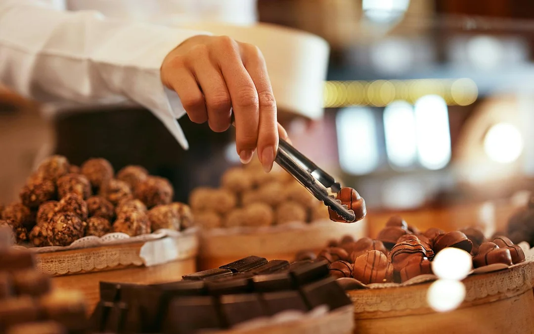 From Melbourne: Yarra Feast Tour with Two-Course Lunch, Gin, Wine & Chocolate Tasting Image 4