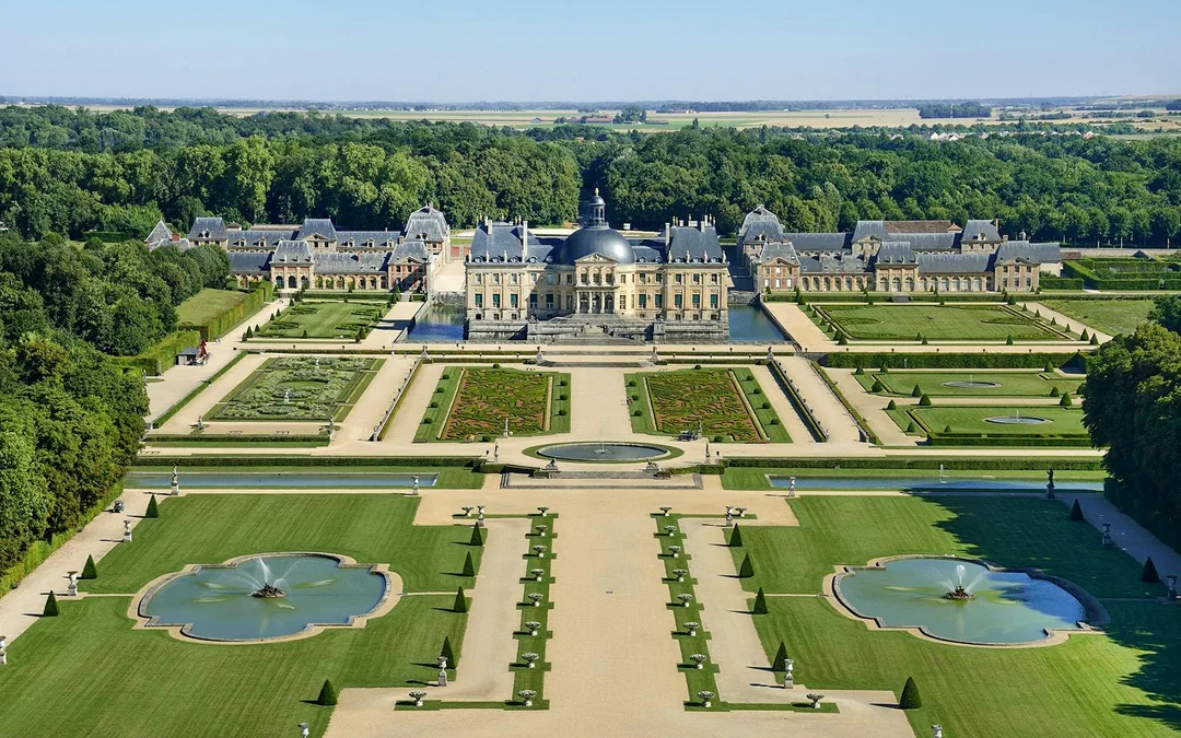 From Melun: Vaux-le-Vicomte Day Trip with Chateaubus Shuttle Image 1