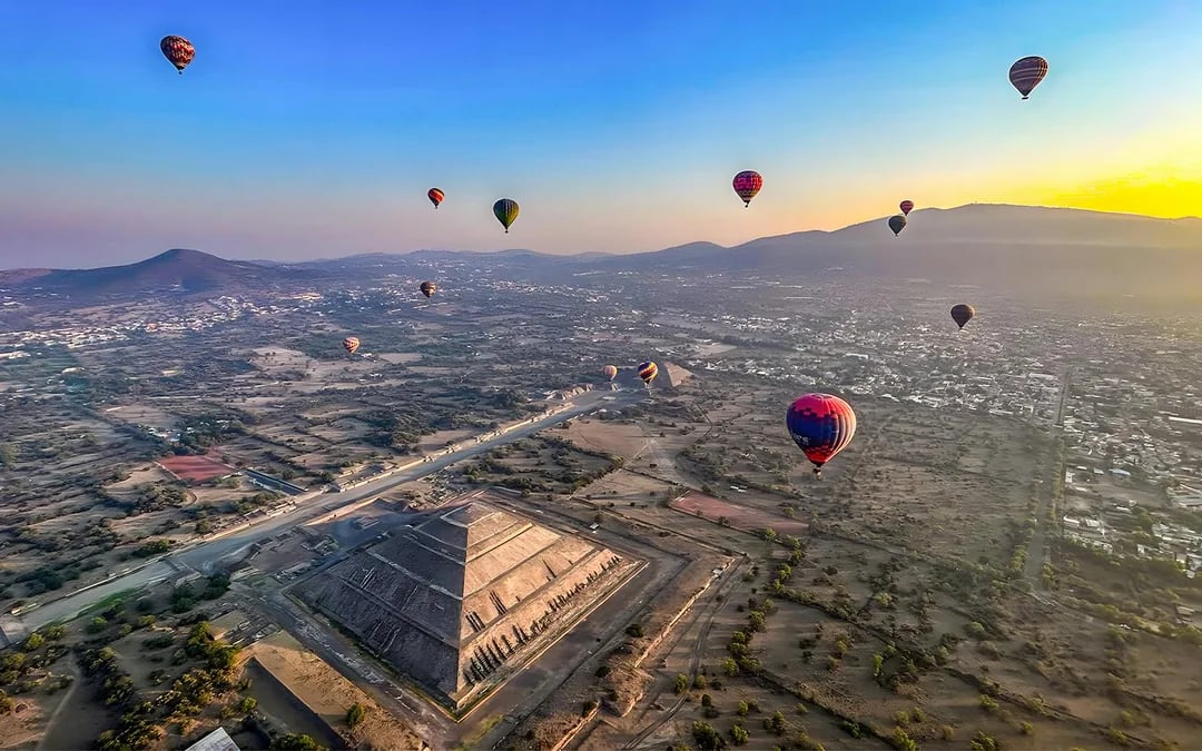 From Mexico City: Premium Hot Air Balloon Flight With Guided Tour of Teotihuacán & Basilica Visit Image 1