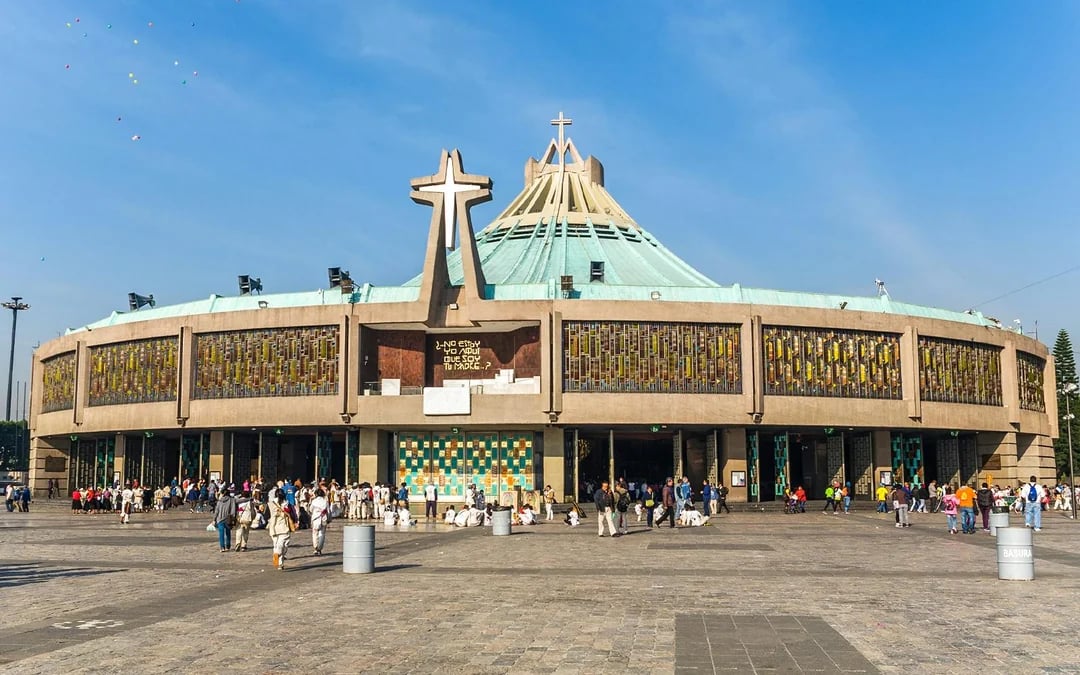 From Mexico City: Premium Hot Air Balloon Flight With Guided Tour of Teotihuacán & Basilica Visit Image 5