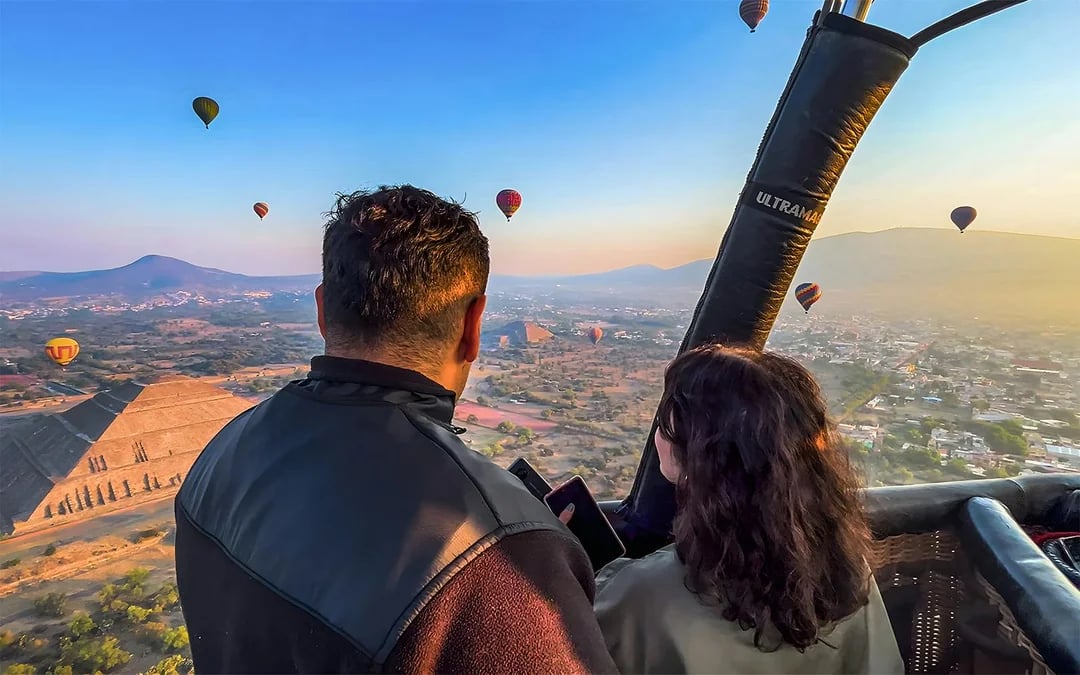 From Mexico City: Premium Hot Air Balloon Flight With Guided Tour of Teotihuacán & Basilica Visit Image 6