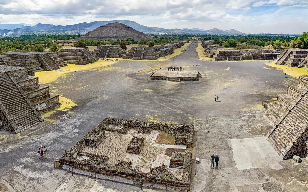 From Mexico City: Teotihuacán, Guadalupe Shrine & Tlatelolco Full-Day Tour Image 2