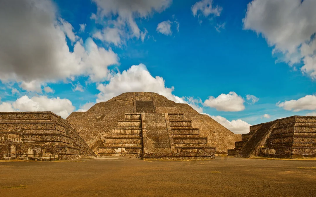 From Mexico City: Teotihuacán Guided Day Tour Image 1