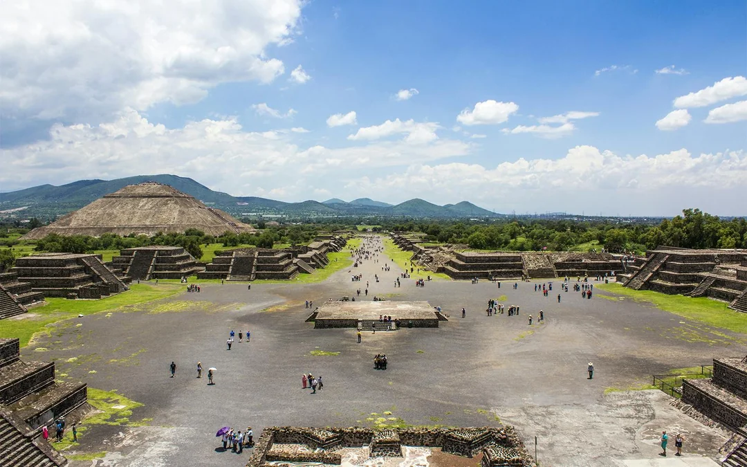 From Mexico City: Teotihuacán Guided Tour with Transfers Image 1