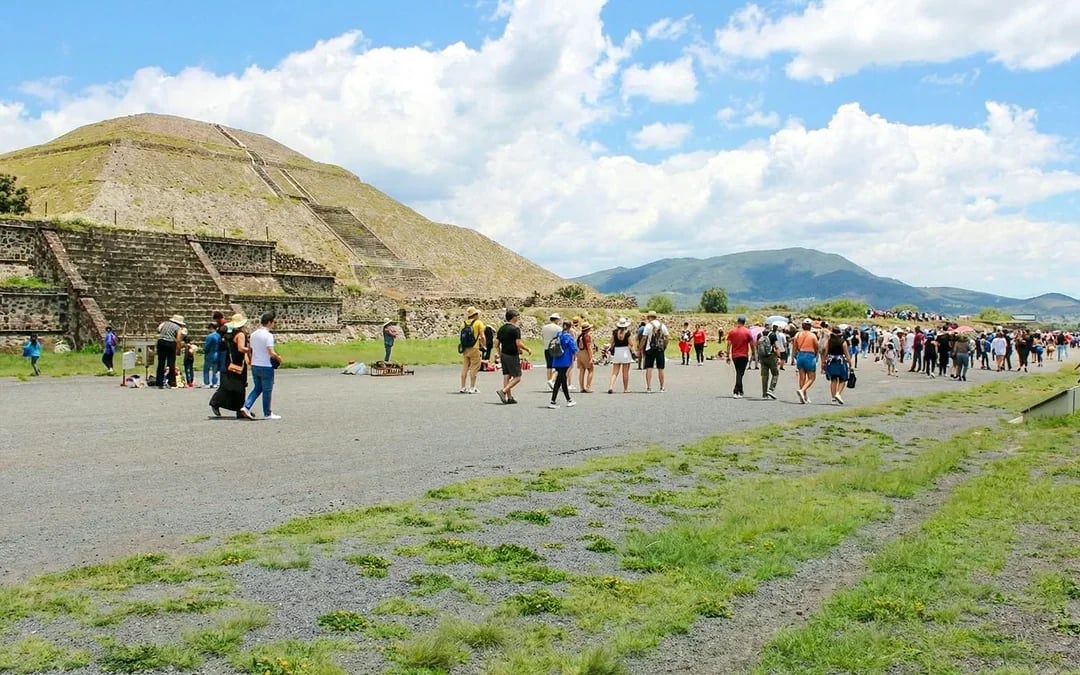 From Mexico City: Teotihuacán Guided Tour with Transfers Image 9