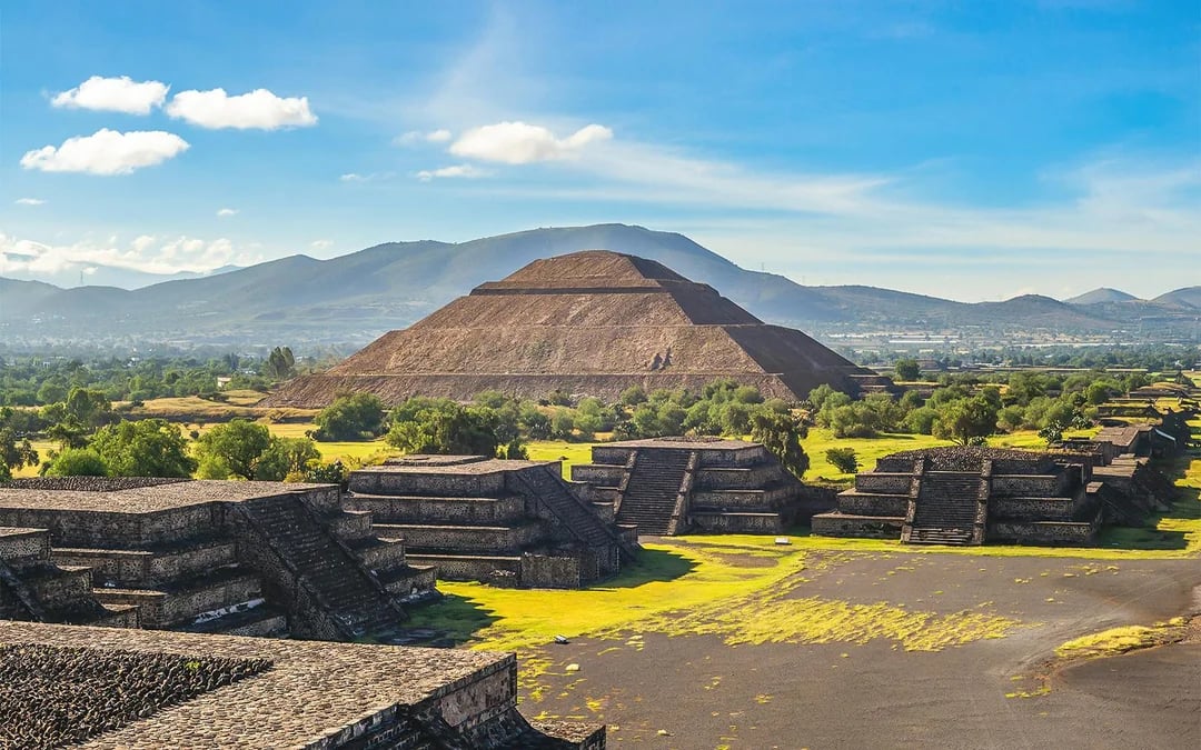 From Mexico City: Teotihuacán Hot Air Balloon Flight with Cave Breakfast Image 7