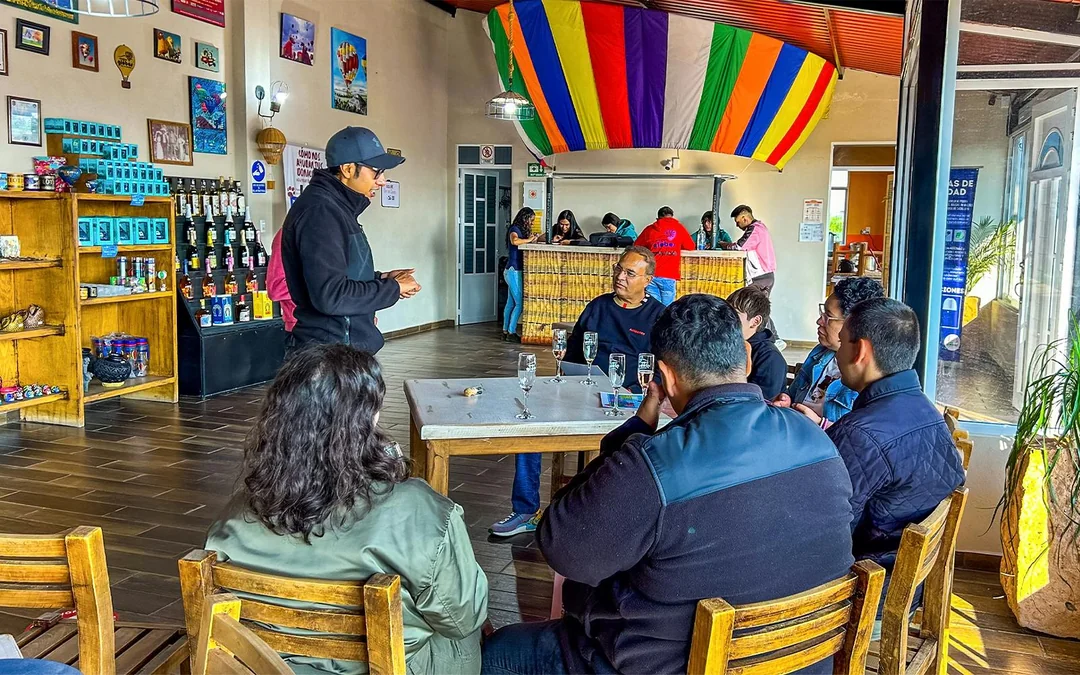 From Mexico City: Teotihuacán Hot Air Balloon Flight with Gourmet Breakfast and Pyramids Tour Image 5