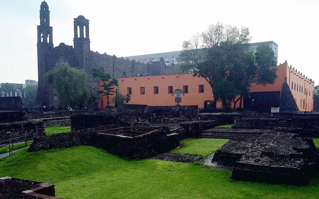 From Mexico City: Teotihuacán, Plaza de las Tres Culturas & Acolman Guided Day Trip Image 3