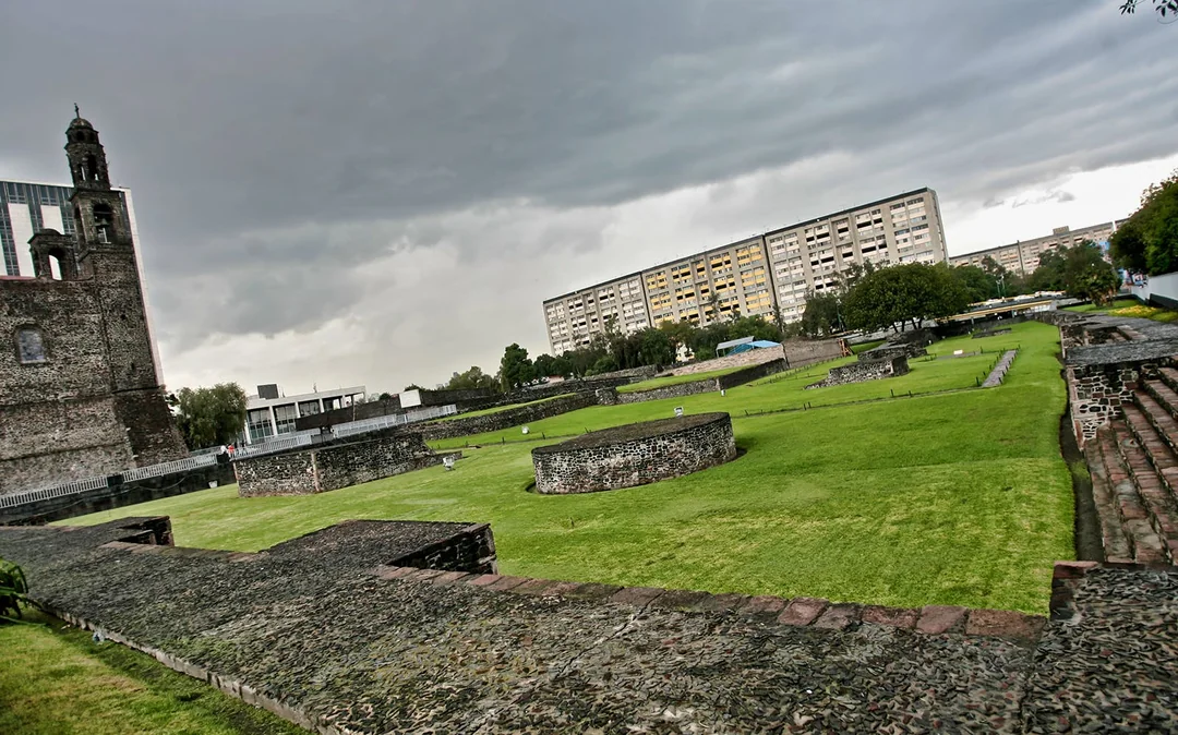 From Mexico City: Teotihuacán, Plaza de las Tres Culturas & Acolman Guided Day Trip Image 4
