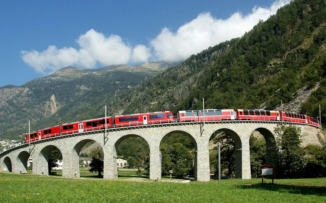 From Milan: St. Moritz & Tirano Day Trip  Image 2