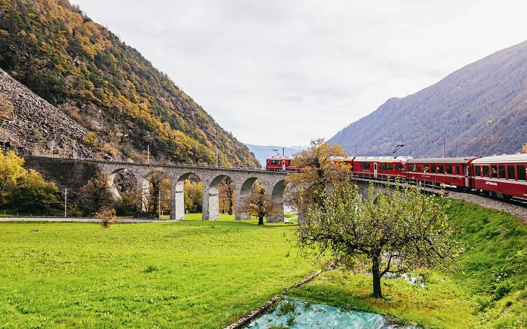 From Milan: St. Moritz-Tirano Day Trip with Lake Como Cruise & Bernina Red Train Image 11
