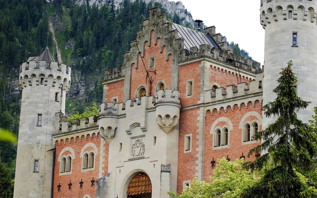 From Munich: Neuschwanstein & Hohenschwangau Castles Full-Day Guided Tour Image 6