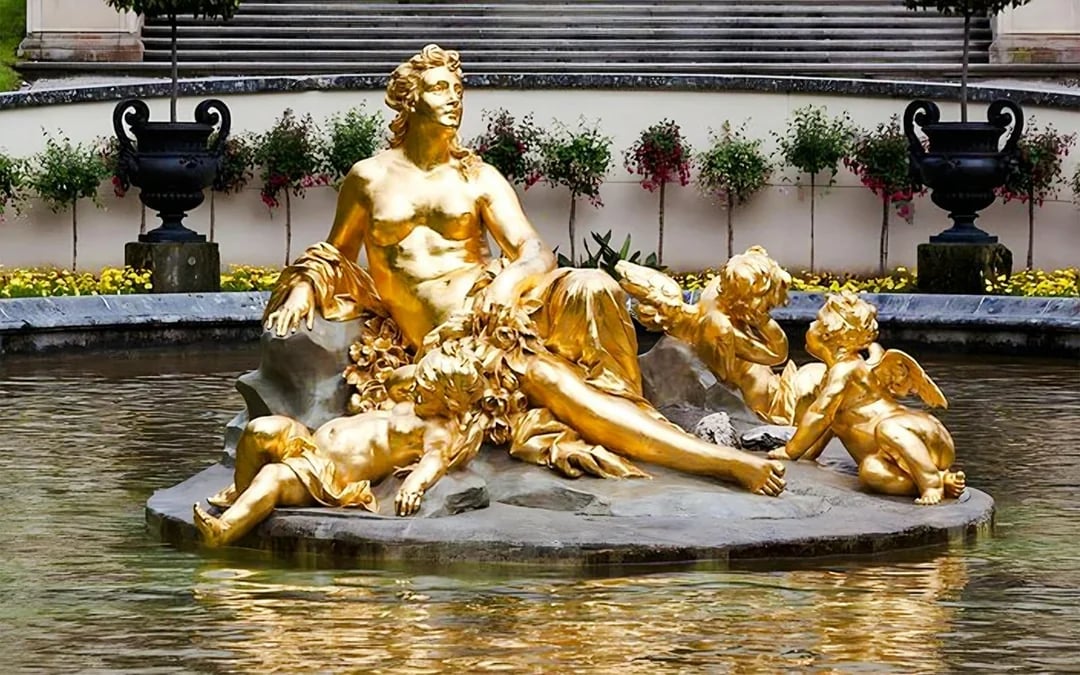 From Munich: Neuschwanstein & Linderhof Castles Full-Day Guided Tour Image 4