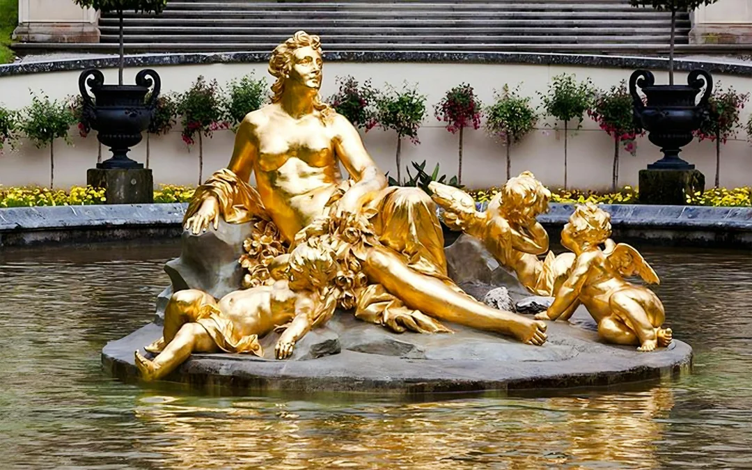 From Munich: Neuschwanstein & Linderhof Castles Full-Day Guided Tour Image 4