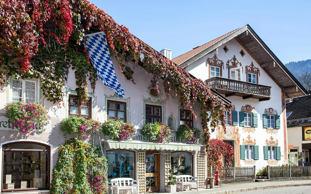 From Munich: Neuschwanstein & Linderhof Castles Full-Day Guided Tour Image 5
