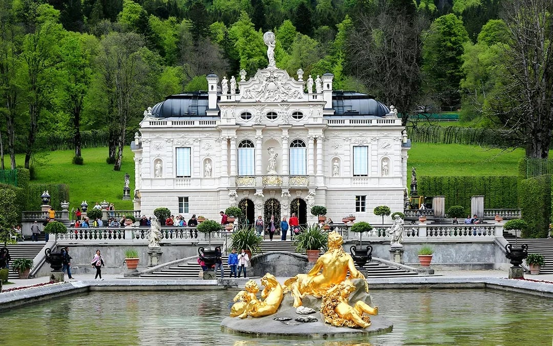 From Munich: Neuschwanstein & Linderhof Castles Full-Day Guided Tour Image 9