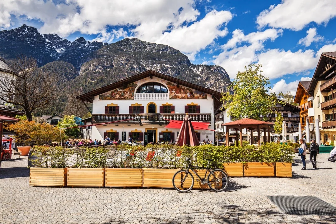 From Munich: Neuschwanstein, Linderhof Castles & Venus Grotto Full-Day Guided Tour in a Luxury Coach Image 9