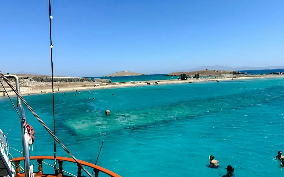 From Mykonos: Rhenia and Delos Cruise with Lunch, Guided Delos Tour and Hotel Transfers Image 1