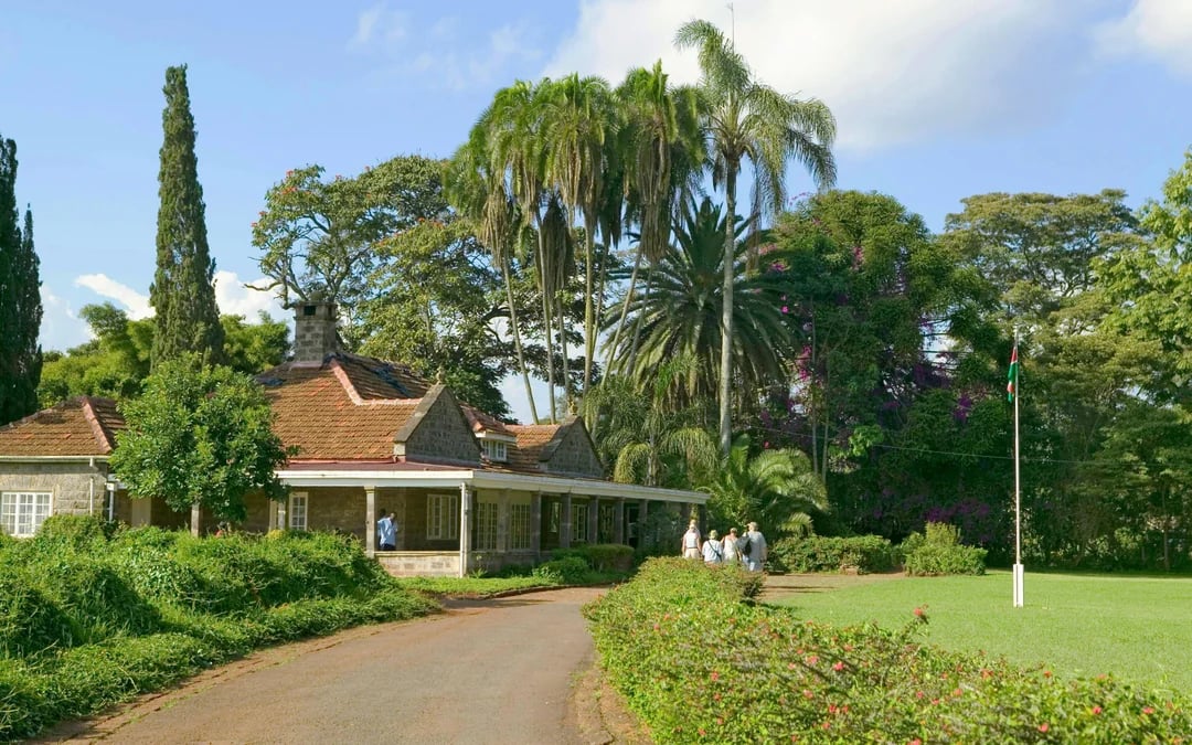 From Nairobi: Giraffe Centre & Karen Blixen Museum & Kazuri Beads Day Tour Image 4