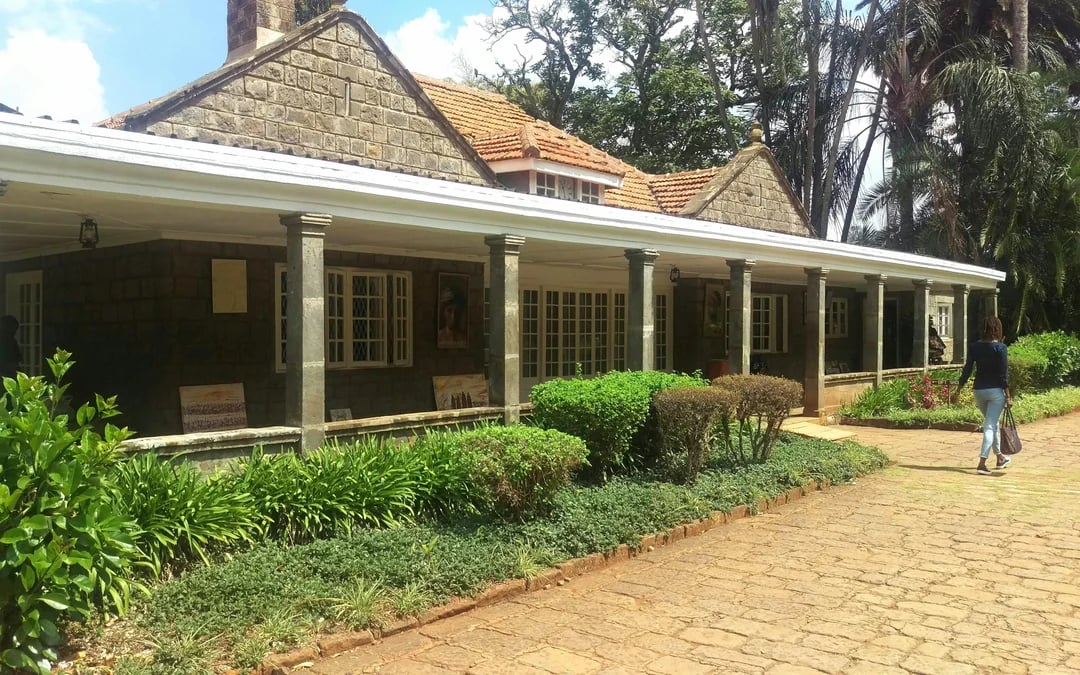 From Nairobi: Giraffe Centre & Karen Blixen Museum & Kazuri Beads Day Tour Image 8