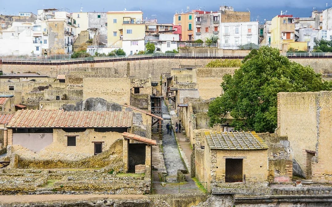 From Naples: Herculaneum Skip-the-Line Guided Tour Image 7