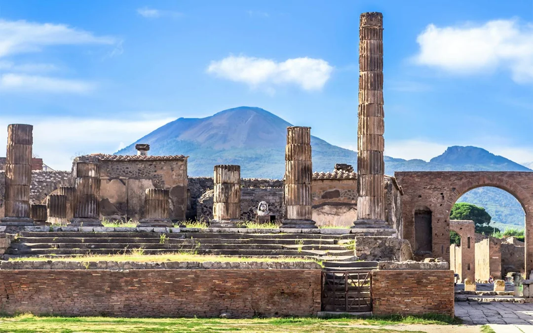 From Naples: Pompeii & Amalfi Day Trip with Transfers Image 3