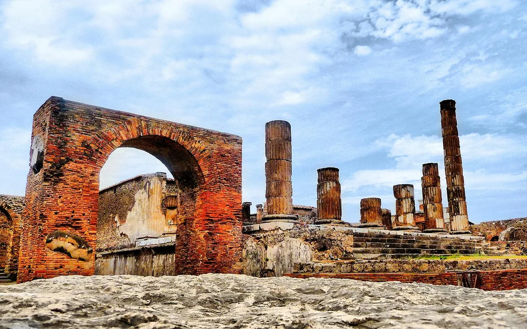 From Naples: Pompeii Guided Tour with Transfers Image 1