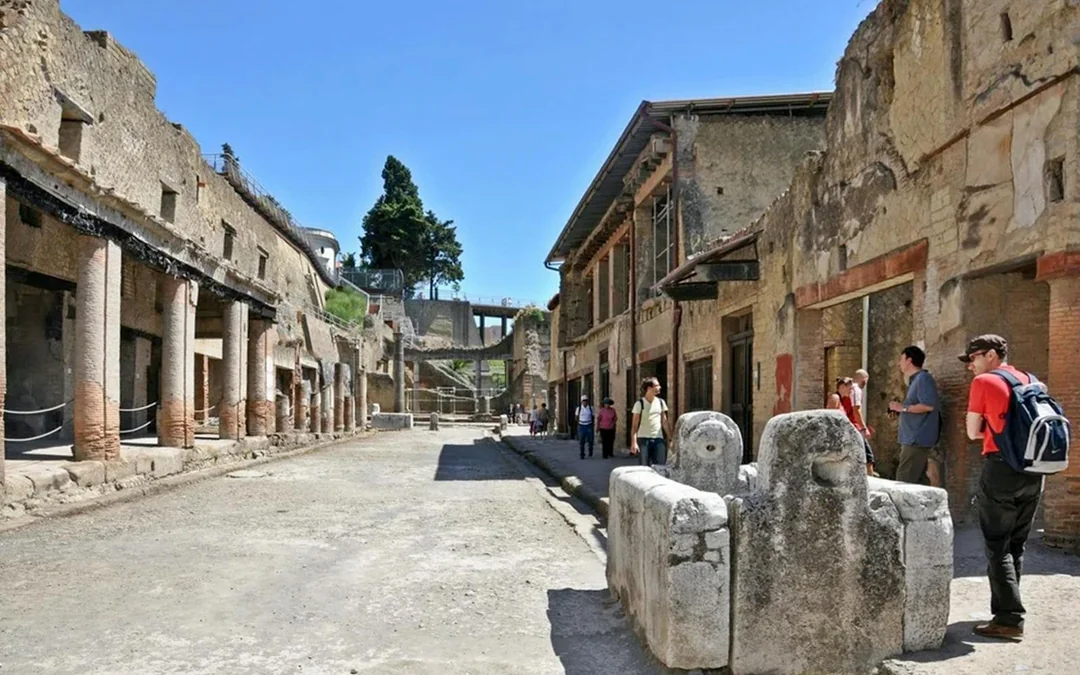 From Naples: Pompeii, Herculaneum & Vesuvius Day Trip with Transfers Image 12