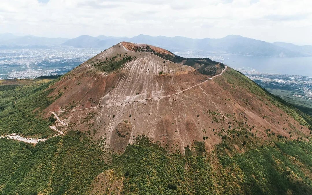 From Naples: Pompeii + Mt. Vesuvius Guided Tour with Transfers & Lunch Image 5