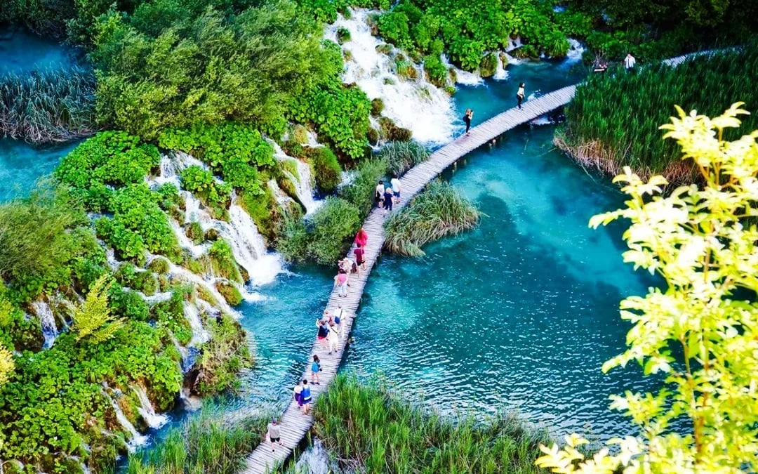 From Omiš: Full-Day Trip to Plitvice Lakes National Park Image 7