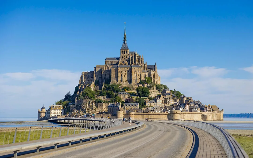 From Paris: Full-Day Guided Tour to Mont-Saint-Michel with Transfers and Abbey Entry Image 3