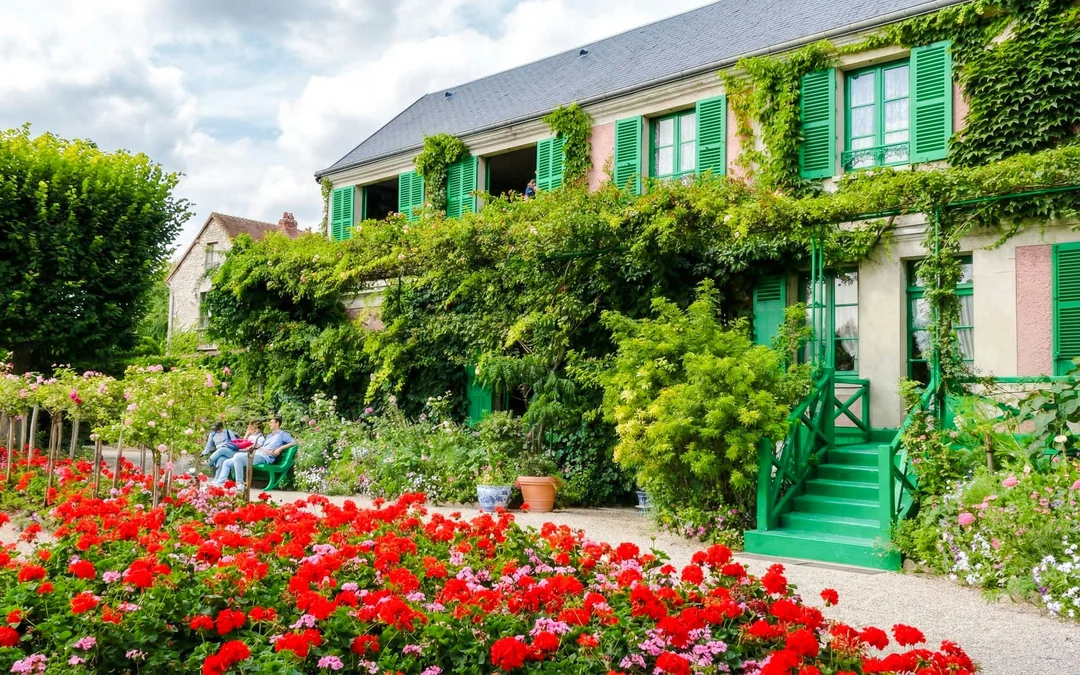 From Paris: Giverny & Versailles Small-Group Guided Day Trip Image 2