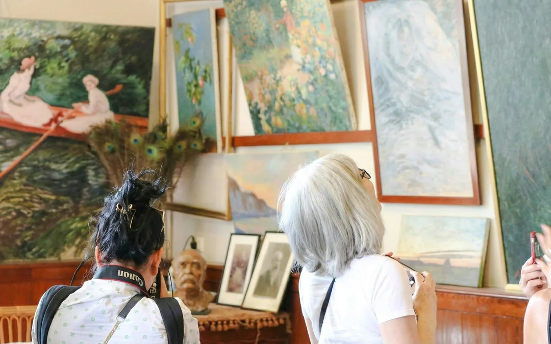 From Paris: Giverny & Versailles Small-Group Guided Day Trip Image 5